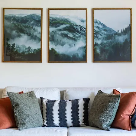 Olympia, Sleeps 6 Apartment