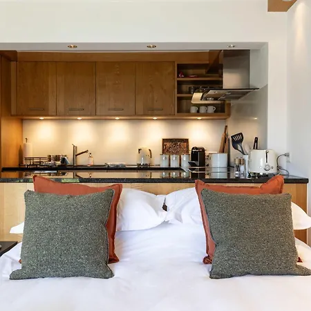 Olympia, Sleeps 6 Apartment