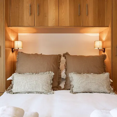 Olympia, Sleeps 6 Apartment *