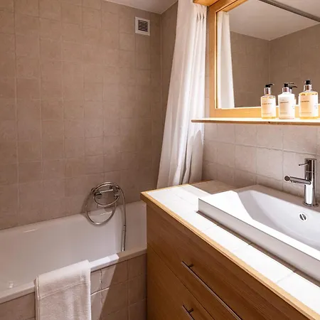 Olympia, Sleeps 6 Apartment